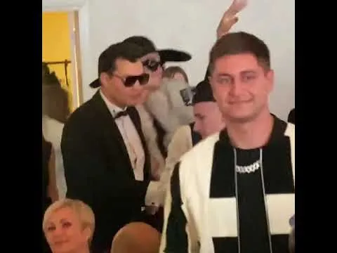 Нажми и смотри