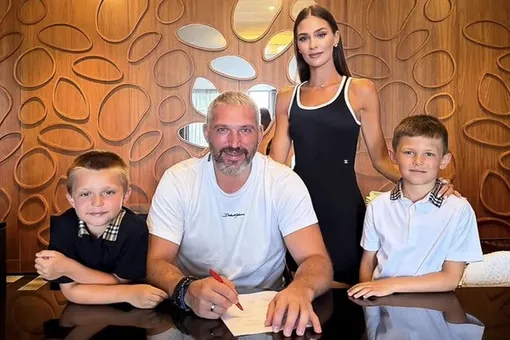Александра Овечкина поддержали жена и сыновья Александра Овечкина поддержали жена и сыновья