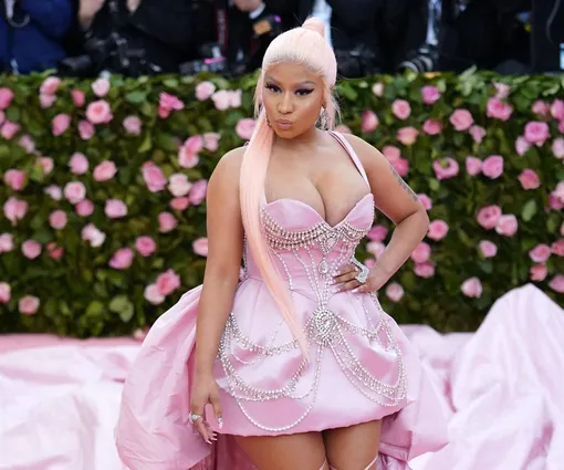 Артистка проигнорировала судебное заседание против родственника Артистка проигнорировала судебное заседание против родственника