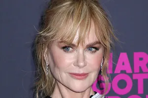 «Я ночью села в лодку и попыталась добраться в аэропорт»: Николь Кидман рассказала, как повела себя после смерти мамы