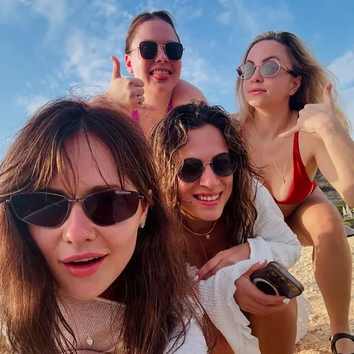 Ольга Малащенко отправилась на Бали вместе с подругами Ольга Малащенко отправилась на Бали вместе с подругами