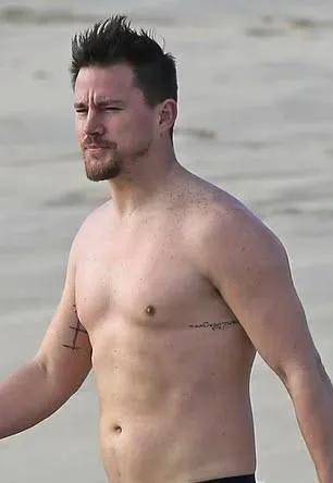 На боковой части грудной клетки Ченнинга Батума была наколота татуировка, посвященная отношениям с Дженной Дуан