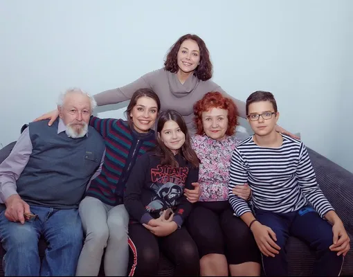 Екатерина Волкова с родителями и детьми