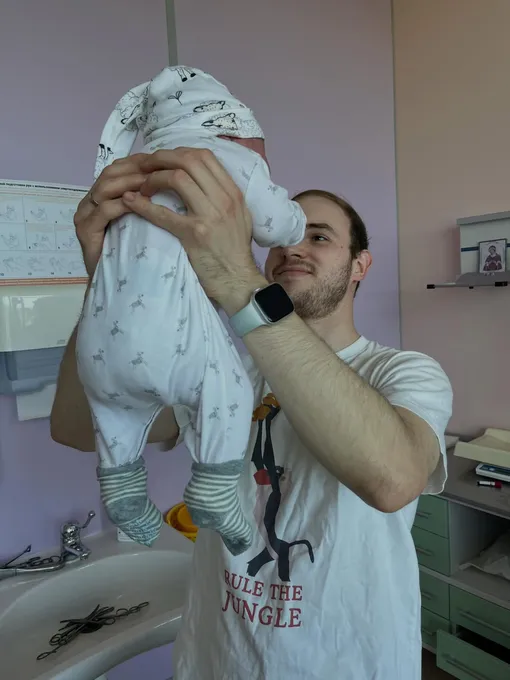 Муж Аглаи Сидихиной с сыном Муж Аглаи Сидихиной с сыном