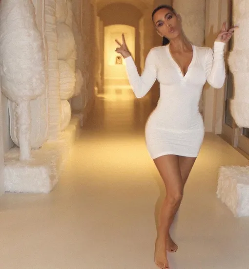 Ким показала, в чем любит ходить дома