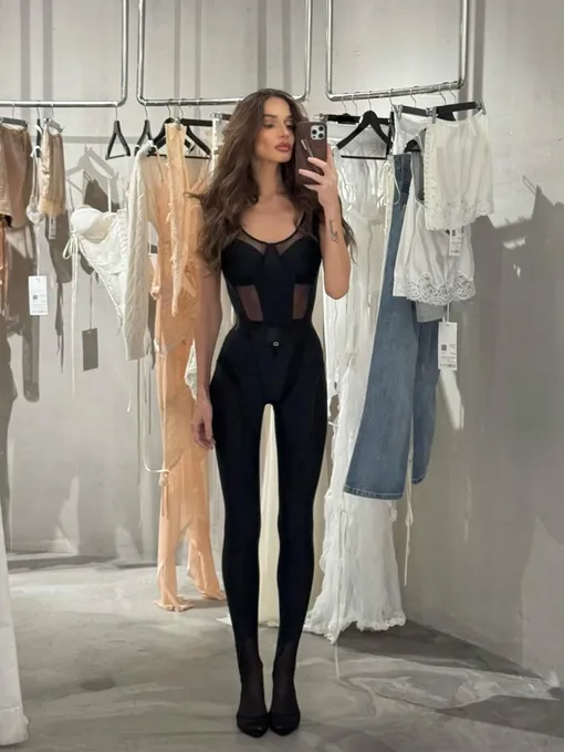 Алена Водонаева в комбинезоне