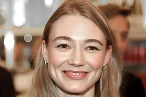 «Быстро пришла в форму»: Оксана Акиньшина впервые после рождения сына от Данилы Козловского снялась в купальнике «Быстро пришла в форму»: Оксана Акиньшина впервые после рождения сына от Данилы Козловского снялась в купальнике