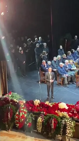 Нажми и смотри