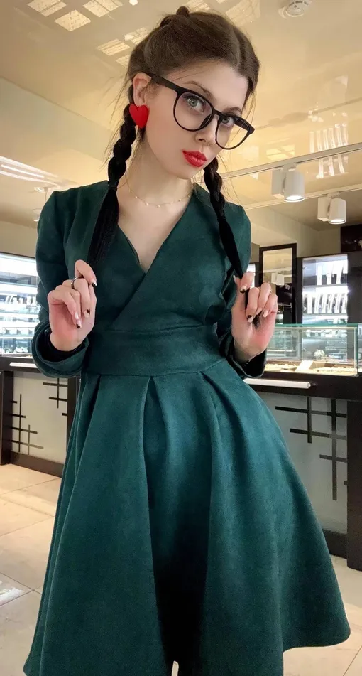 Виктория Лерман была известной певицей и блогером Виктория Лерман была известной певицей и блогером