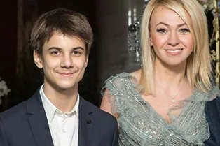 Приемный сын Яны Рудковской не хочет общаться с родной матерью Приемный сын Яны Рудковской не хочет общаться с родной матерью