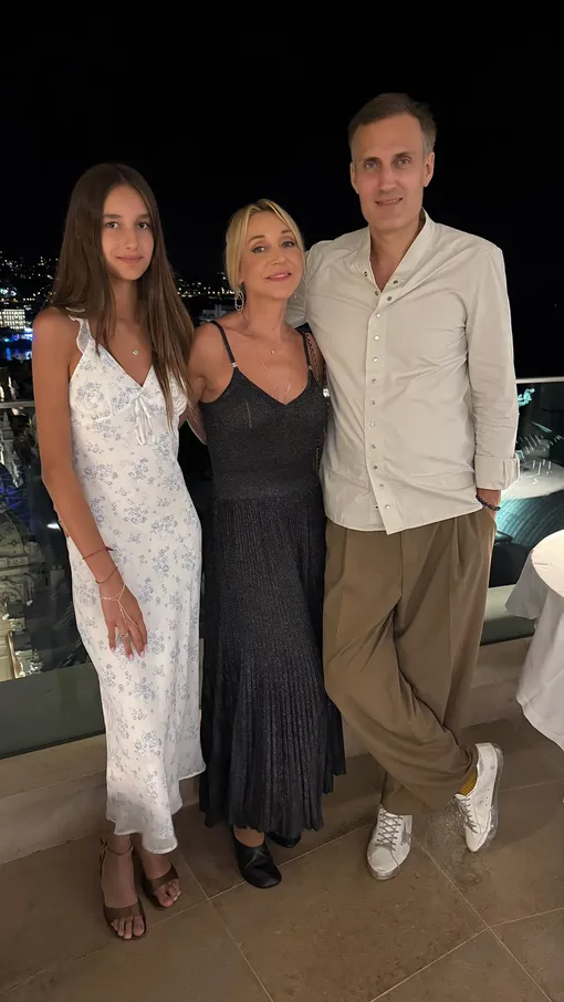 Кристина Орбакайте и Михаил Земцов с дочерью Клавдией