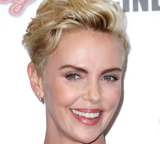 Шарлиз Терон высказалась в поддержку женщин