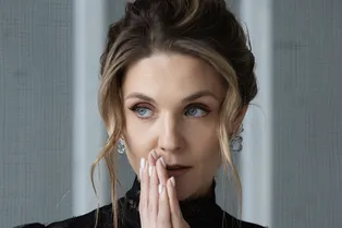 «Меня накрывает с головой»: Анну Ещенко довели до слез друзья, не приехавшие на празднование ее 40-летия