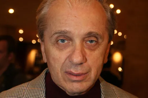 Евгений Стеблов пытается через суд выписать бывшую жену из элитной квартиры у Кремля Евгений Стеблов пытается через суд выписать бывшую жену из элитной квартиры у Кремля