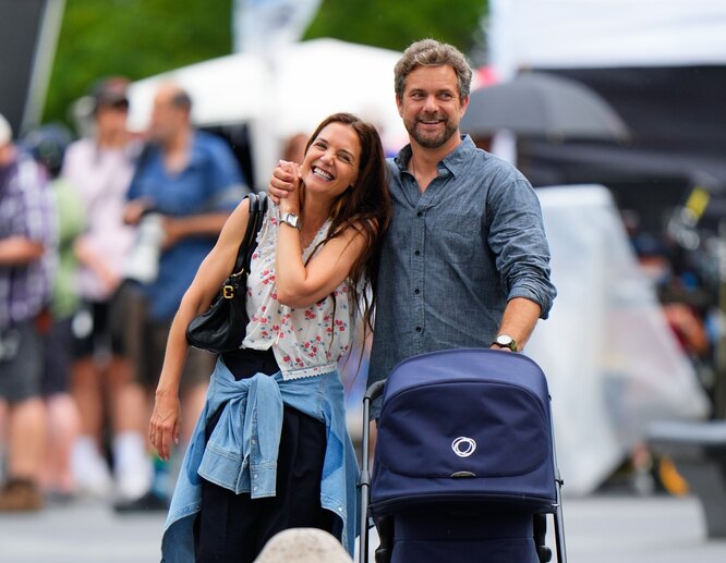 Жалаңаш Кэти Холмс