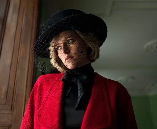 Кристен Стюарт в роли принцессы Дианы в фильме «Спенсер» Кристен Стюарт в роли принцессы Дианы в фильме «Спенсер»