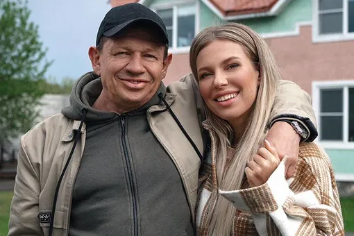 «Трогают мое сердце»: Рита Дакота сделала первую за 30 лет фотосессию с отцом «Трогают мое сердце»: Рита Дакота сделала первую за 30 лет фотосессию с отцом