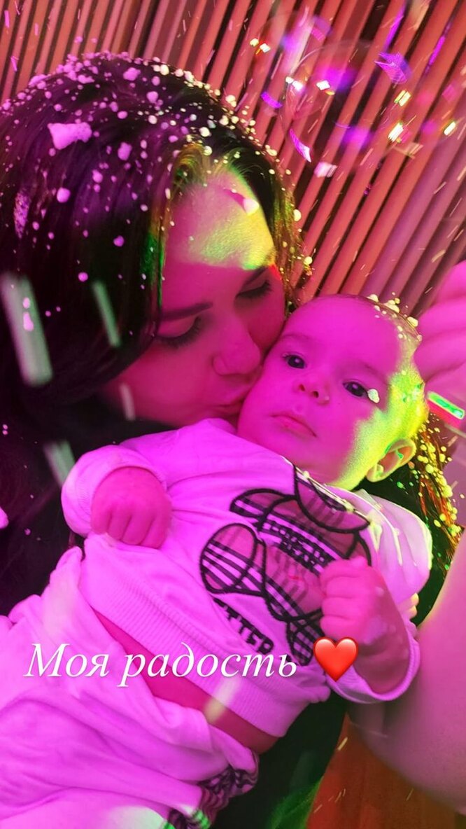 Малыш с огромными глазами: Даная Пригожина впервые показала лицо ...