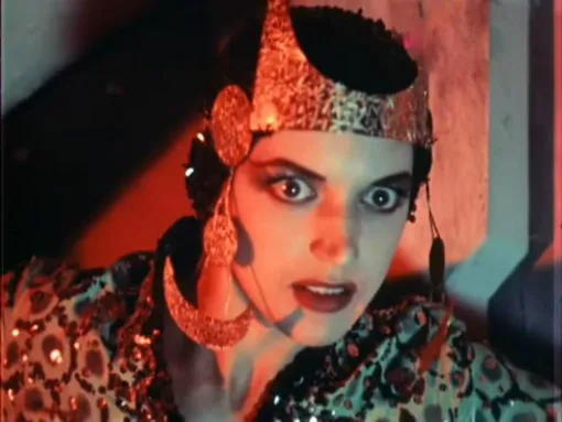 Валентина Калиновская в фильме «Летающий корабль» Валентина Калиновская в фильме «Летающий корабль»