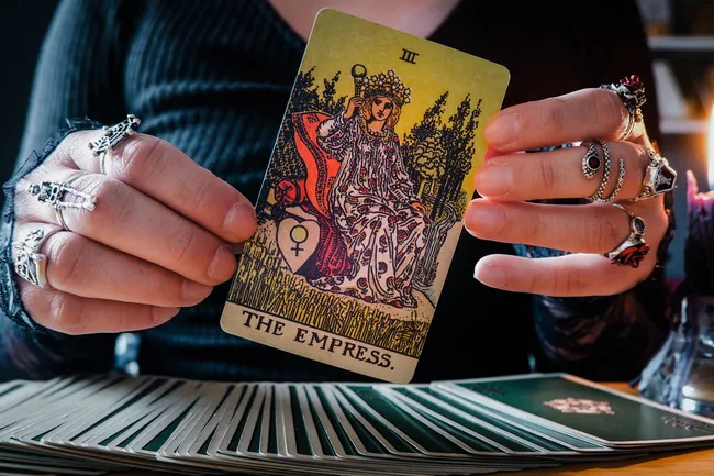 Карта Таро Императрица: значение и интерпретация в раскладах