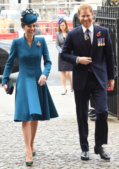 Кейт опечалена тем, что Гарри окончательно отдалился от нее и Уильяма