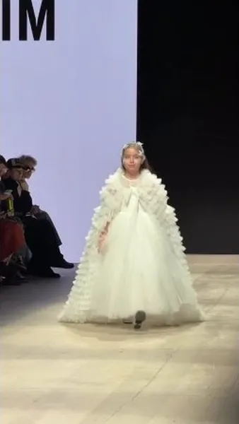 Нажми и смотри