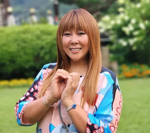 Анита Цой предупредила близких о мошенниках