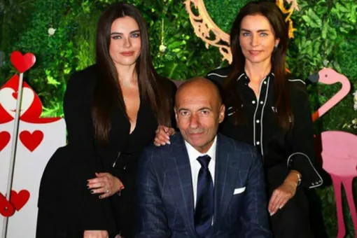 «Крутые»: в Сети появилось фото Игоря Крутого в компании трех любимых женщин «Крутые»: в Сети появилось фото Игоря Крутого в компании трех любимых женщин