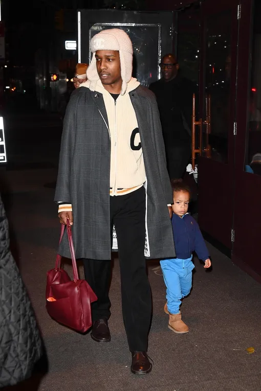 A$AP Rocky с сыном в объективах папарацци A$AP Rocky с сыном в объективах папарацци