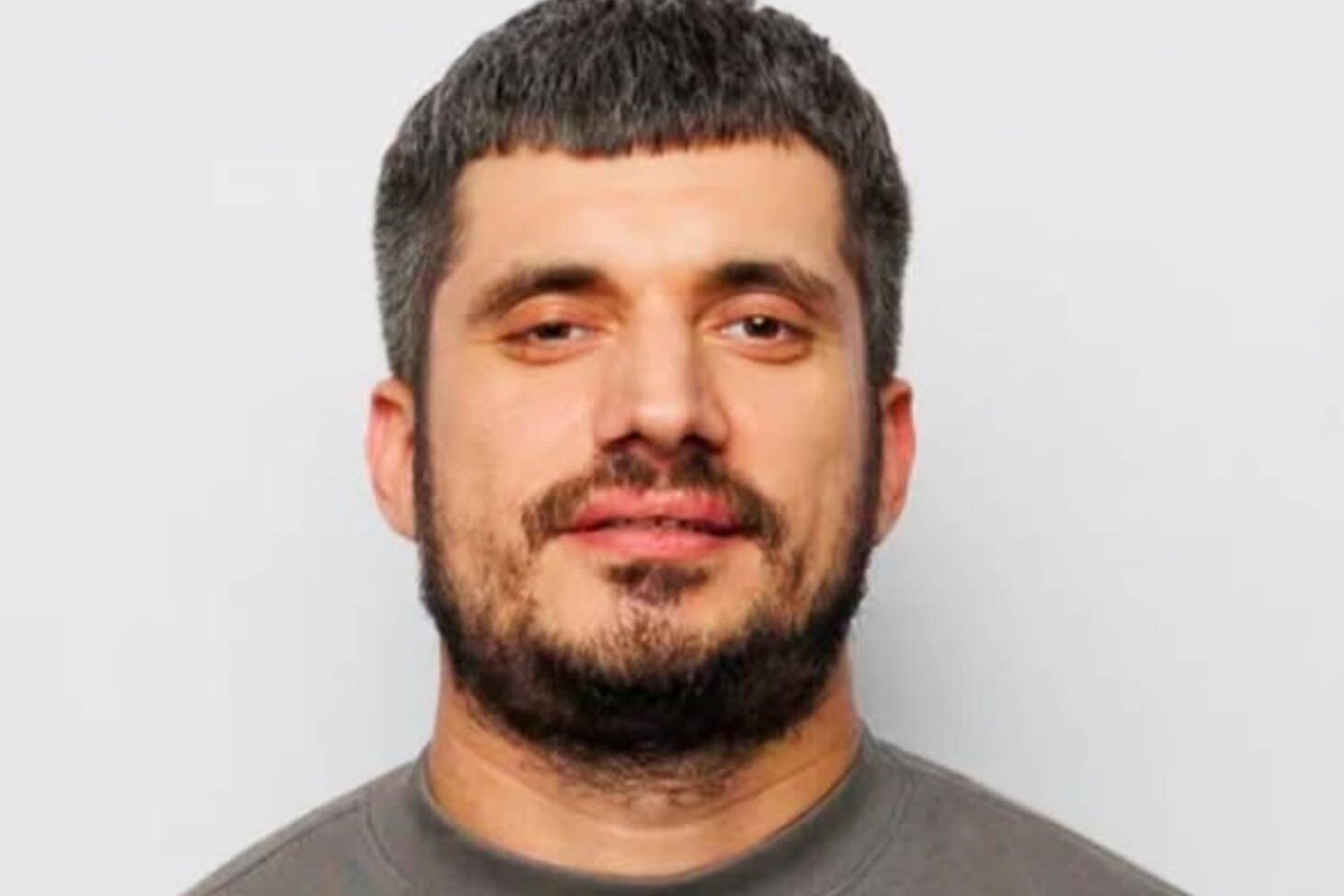 Мама Паши Техника разрыдалась у его гроба в храме