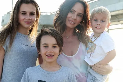 «На моем балконе в России растут деревья, посаженные на плаценте детей»: Саша Зверева рассказала о своих родах «На моем балконе в России растут деревья, посаженные на плаценте детей»: Саша Зверева рассказала о своих родах