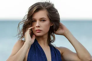 «Главное, чтобы ветер не подул»: Екатерина Шпица снялась в «опасном» платье «Главное, чтобы ветер не подул»: Екатерина Шпица снялась в «опасном» платье