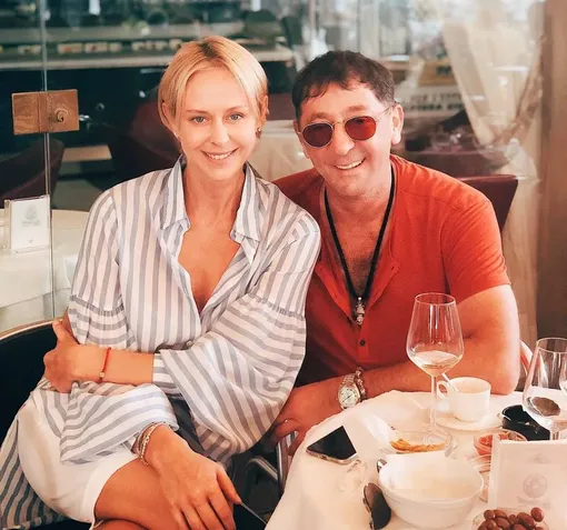 Анна Шаплыкова родила от Григория Лепса троих детей Анна Шаплыкова родила от Григория Лепса троих детей