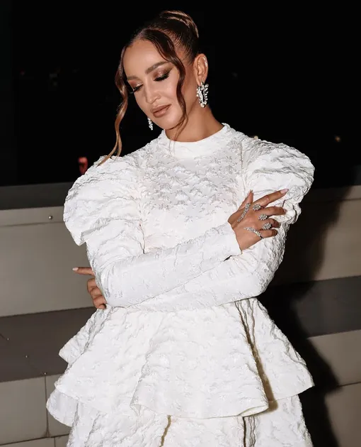 Ольга Бузова сильно переживает Ольга Бузова сильно переживает