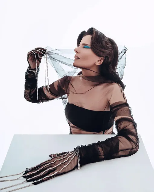 Зрители привыкли к нежной и хрупкой Диане Гурцкая, фотограф показал, насколько разной может быть артистка Диана Гурцкая