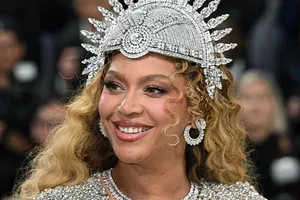 Фееричное возвращение: Бейонсе в платье-скелете появилась на Met Gala впервые за 10 лет