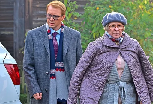 Евгений Миронов и Марина Неелова в фильме «Карп отмороженный» Евгений Миронов и Марина Неелова в фильме «Карп отмороженный»