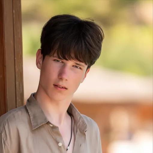 Младшему сыну Екатерины Климовой и Игоря Петренко исполнилось 17 лет Младшему сыну Екатерины Климовой и Игоря Петренко исполнилось 17 лет