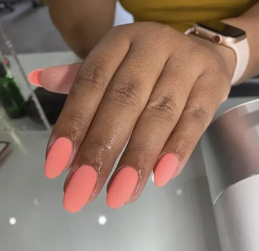 коралловый летний маникюр 2025 коралловый летний маникюр 2025
