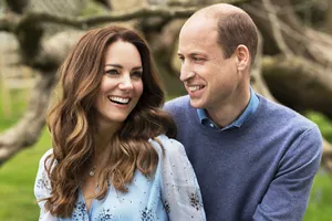 Кейт Миддлтон и принц Уильям показали трогательное семейное фото в день хрустальной свадьбы