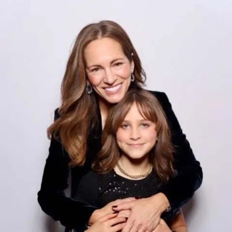 Роберт Дауни-младший поздравил жену и дочь Роберт Дауни-младший поздравил жену и дочь