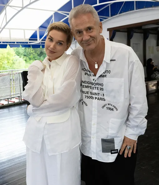 Кристина Асмус поздравила Олега Меньшикова Кристина Асмус поздравила Олега Меньшикова