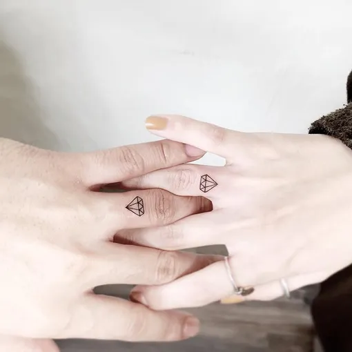 парная татуировка бриллианты