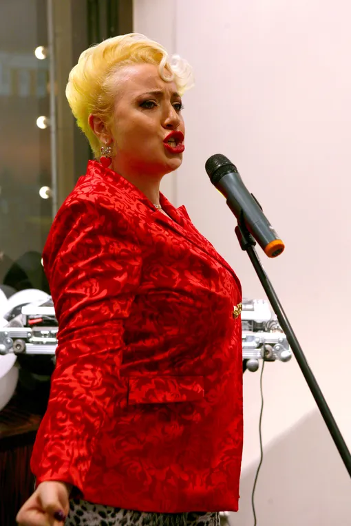 Теона Контридзе отметила 49-летие