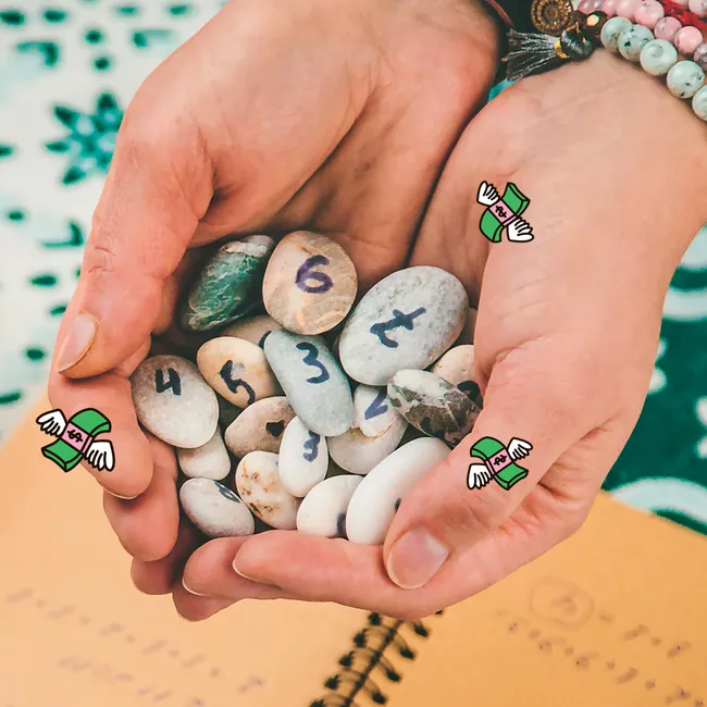 Как привлечь деньги в свою жизнь с помощью цифр: советы нумеролога