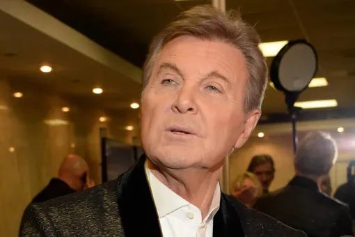 На фоне слухов о завершении карьеры Лев Лещенко оконфузился на сцене: видео VOICE На фоне слухов о завершении карьеры Лев Лещенко оконфузился на сцене: видео VOICE