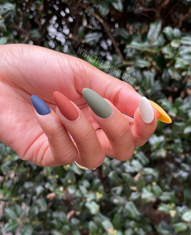 From Fall Rainbow to French Bouquet: These 5 Manicure Ideas Will Be Trending All September