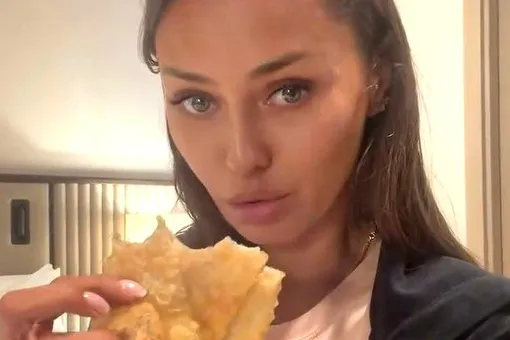 «Где мясо, ребята?!»: Виктория Боня обругала хозяев чебуречной в Ташкенте «Где мясо, ребята?!»: Виктория Боня обругала хозяев чебуречной в Ташкенте