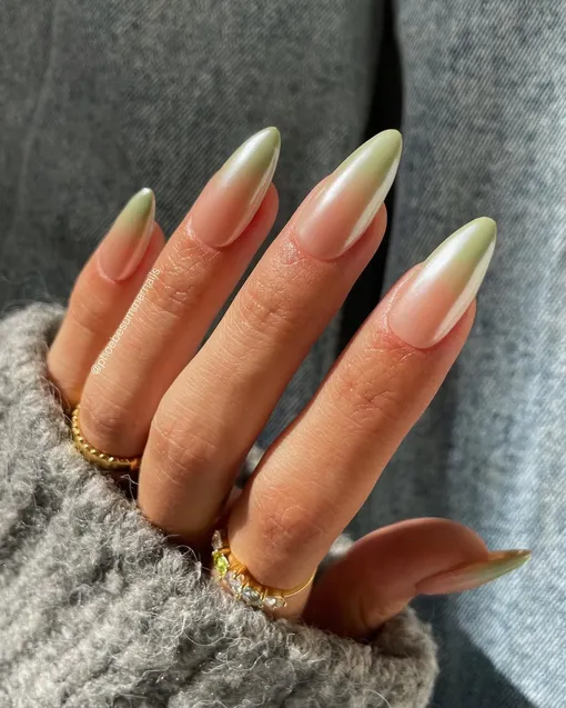 французский летний маникюр 2025