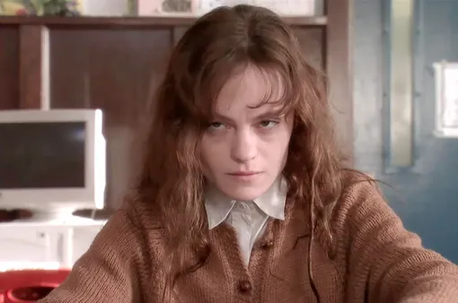Анджела Беттис в фильме «Кэрри» 2002 года Анджела Беттис в фильме «Кэрри» 2002 года